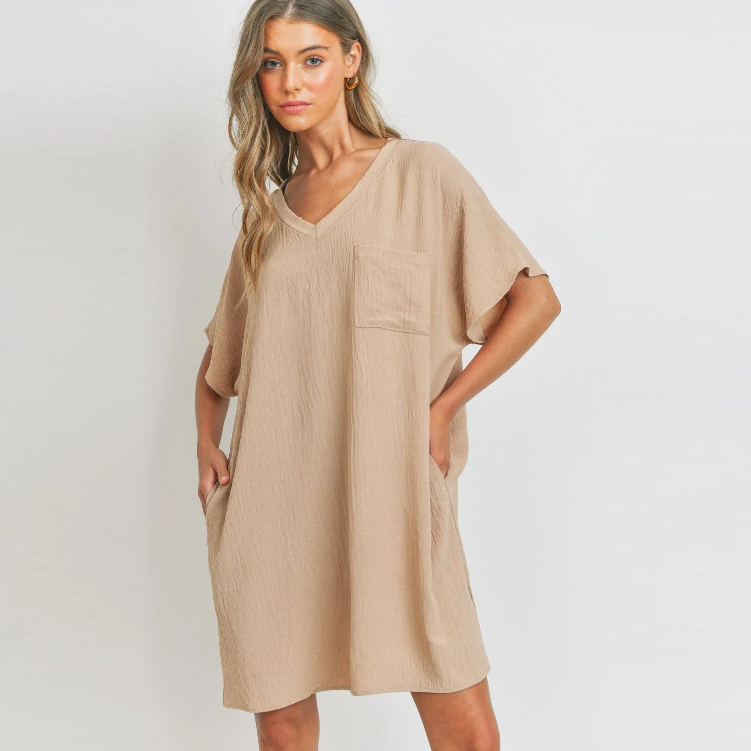 Crinkle Chic V-Neck Pocket Dress