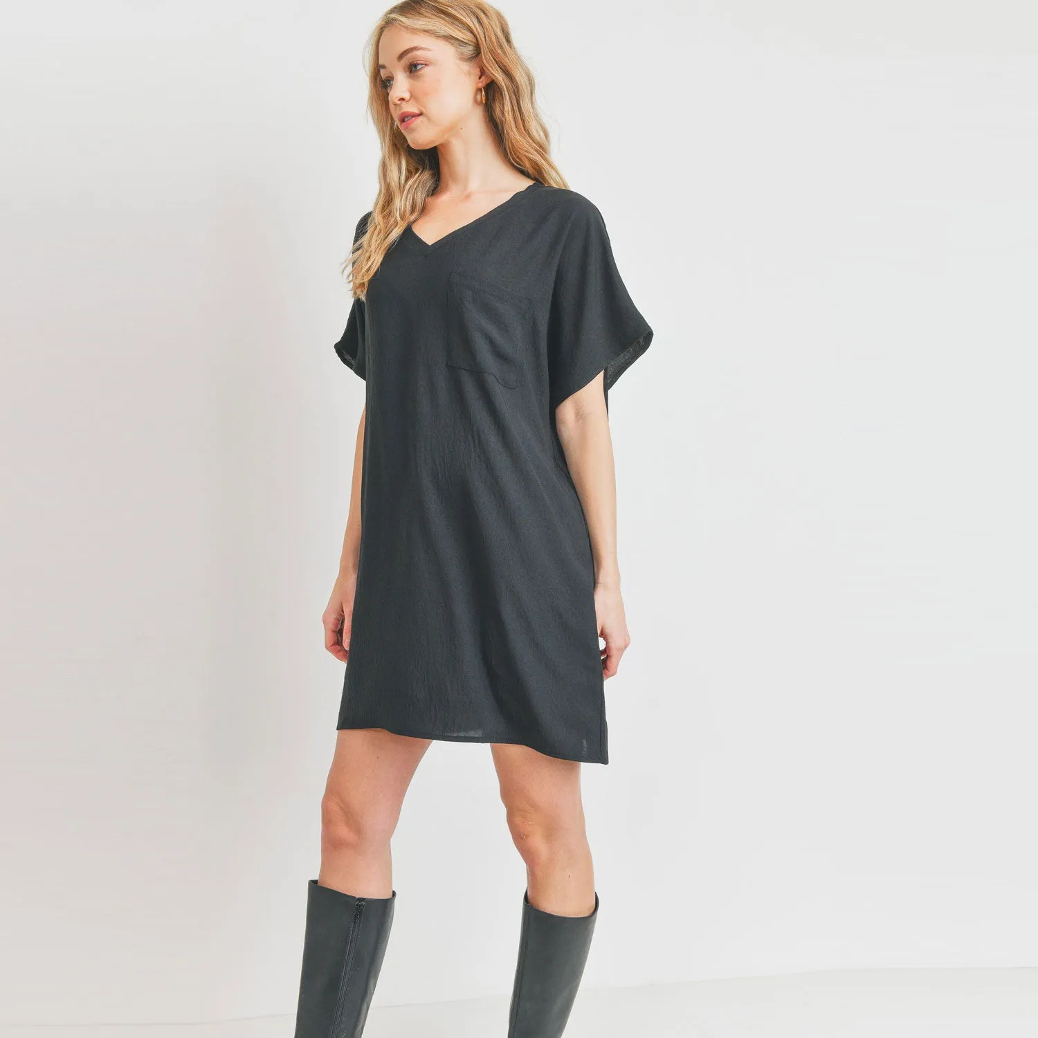 Crinkle Chic V-Neck Pocket Dress