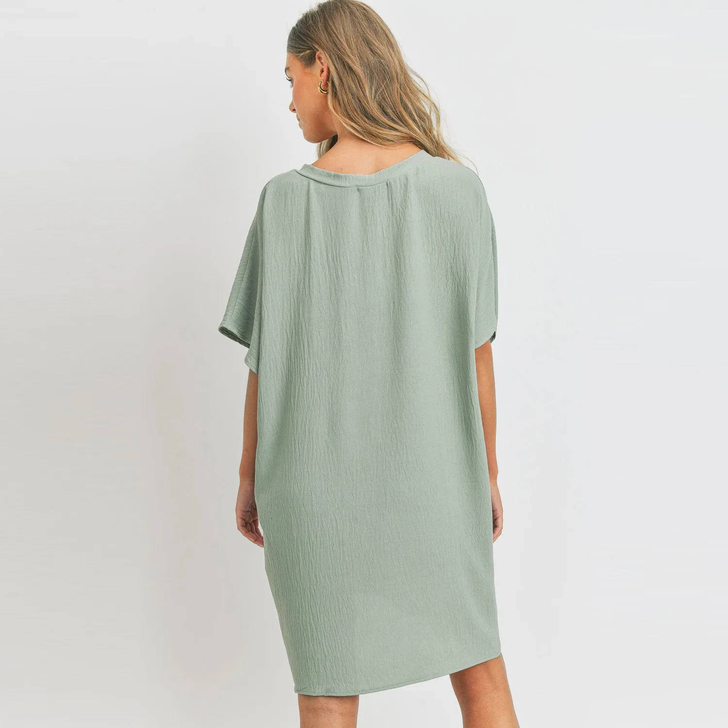 Crinkle Chic V-Neck Pocket Dress