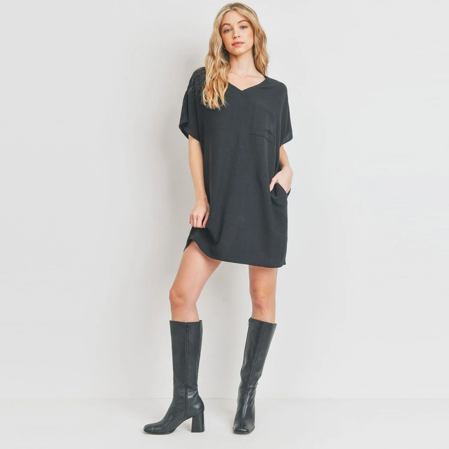 Crinkle Chic V-Neck Pocket Dress