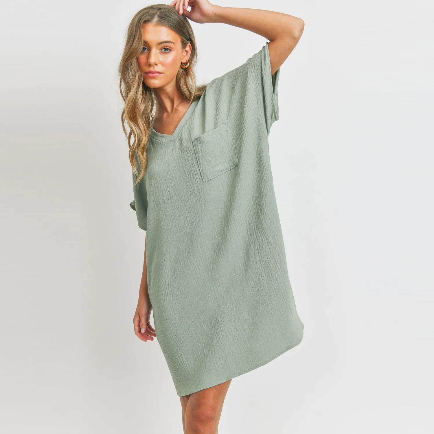 Crinkle Chic V-Neck Pocket Dress