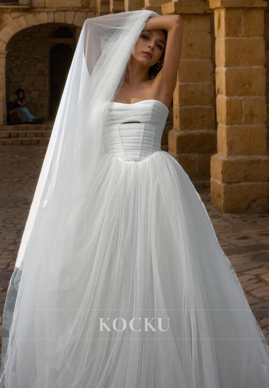 Elegant & Simple Off-Shoulder Sleeveless Tulle Wedding Dress