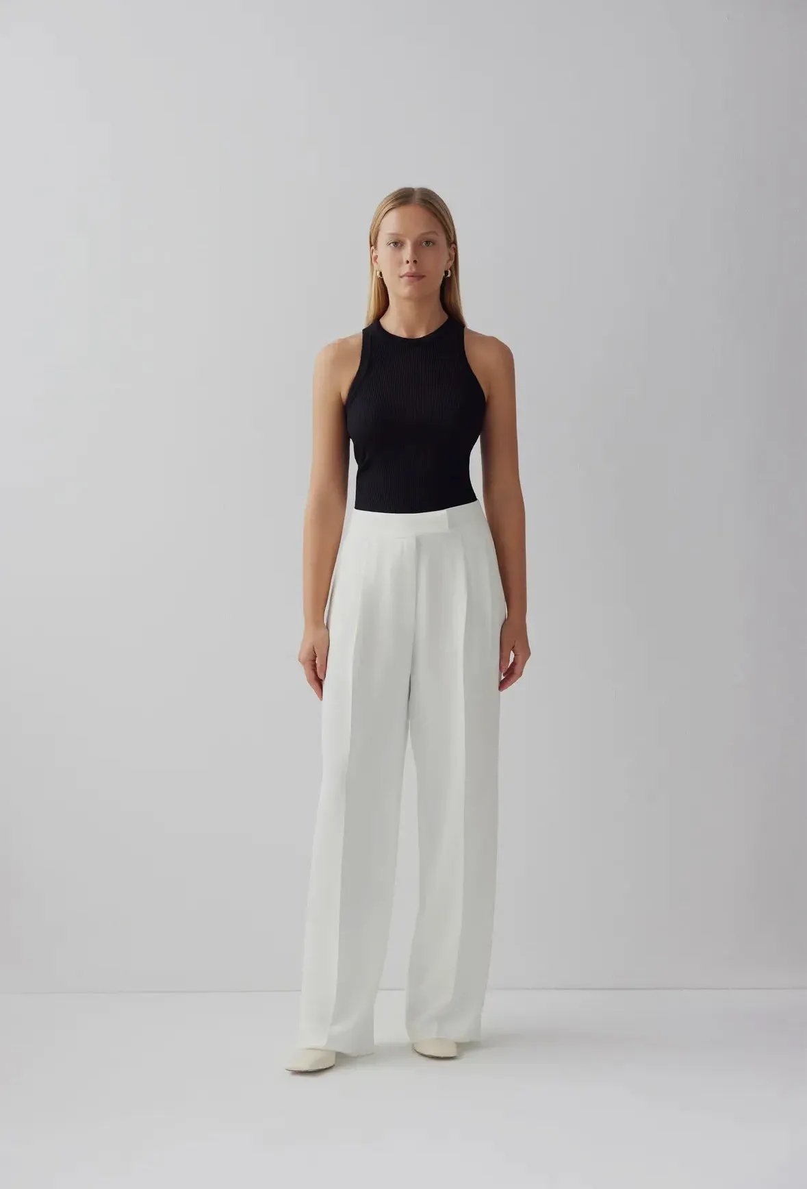 White high waisted Trouser pleated pants by Le Cle